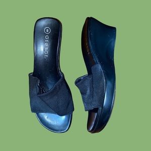 Vintage 90’s black platform sandals